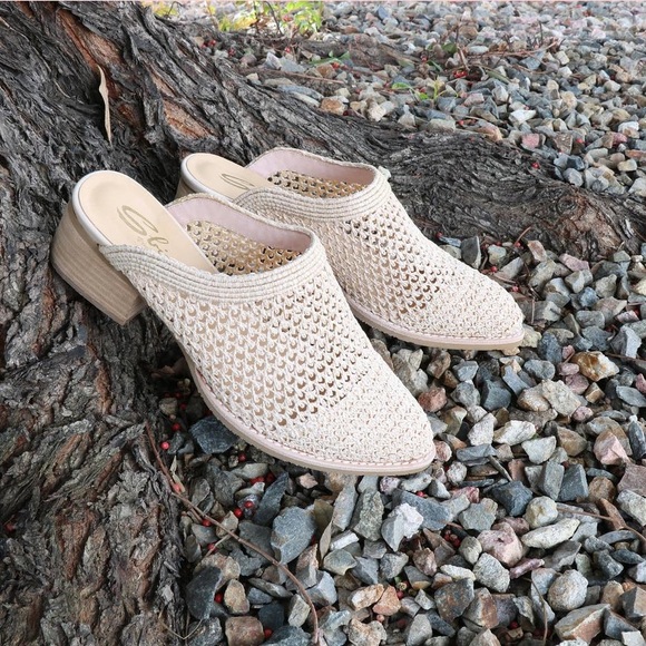 Cream Perforated Woven Kitten Heel Closed Toe Mule - Picture 3 of 8